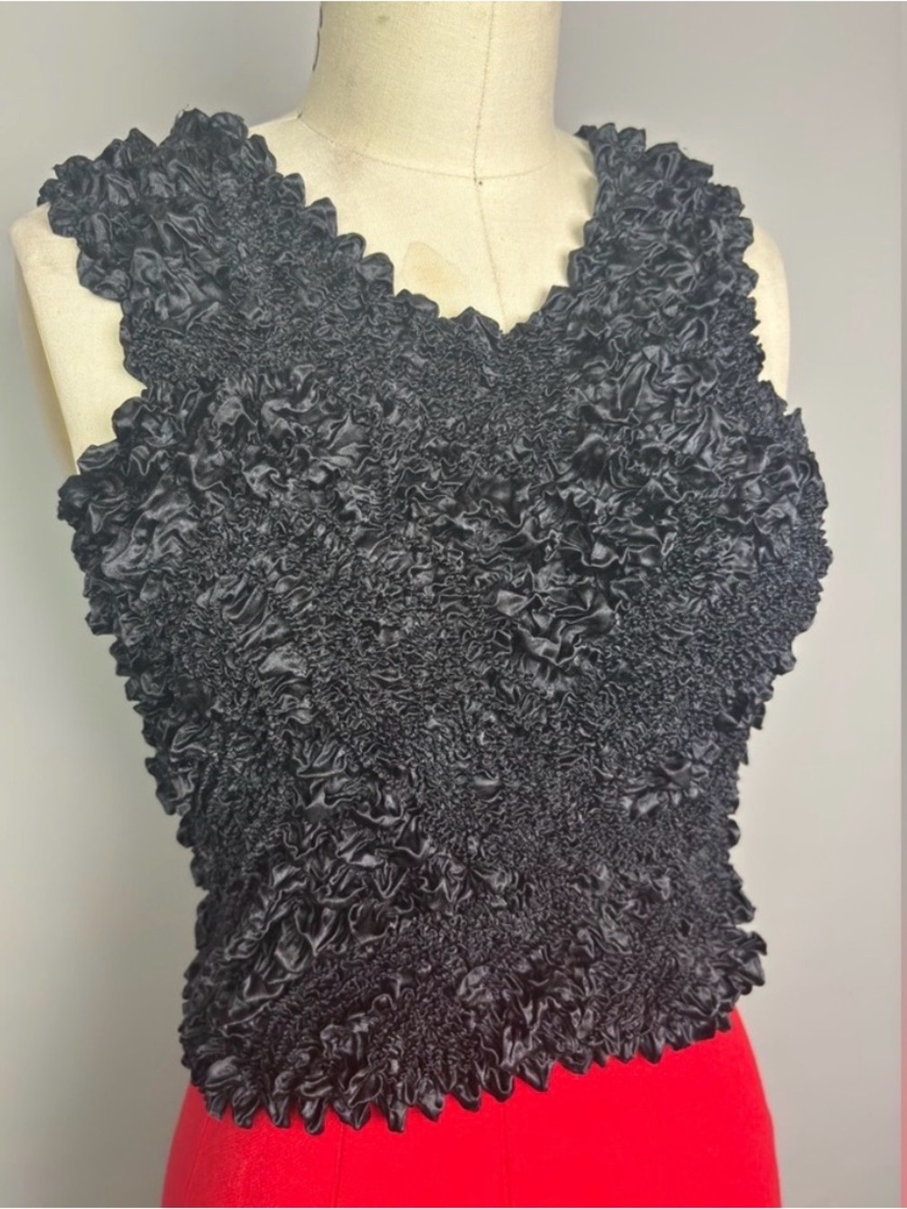 Women’s Vintage Black Textured Y2K Ruffle Goth Tank Top